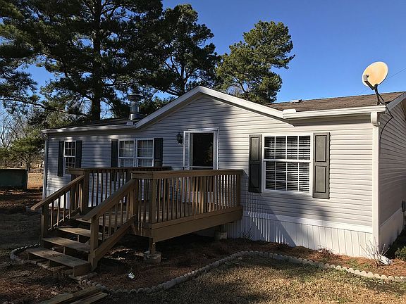 Front Entry w/ Deck