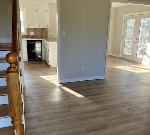 5th image of 4030 Buff St