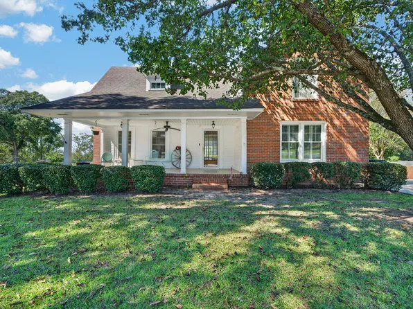 149 E Main St, Irwinton, GA 31042