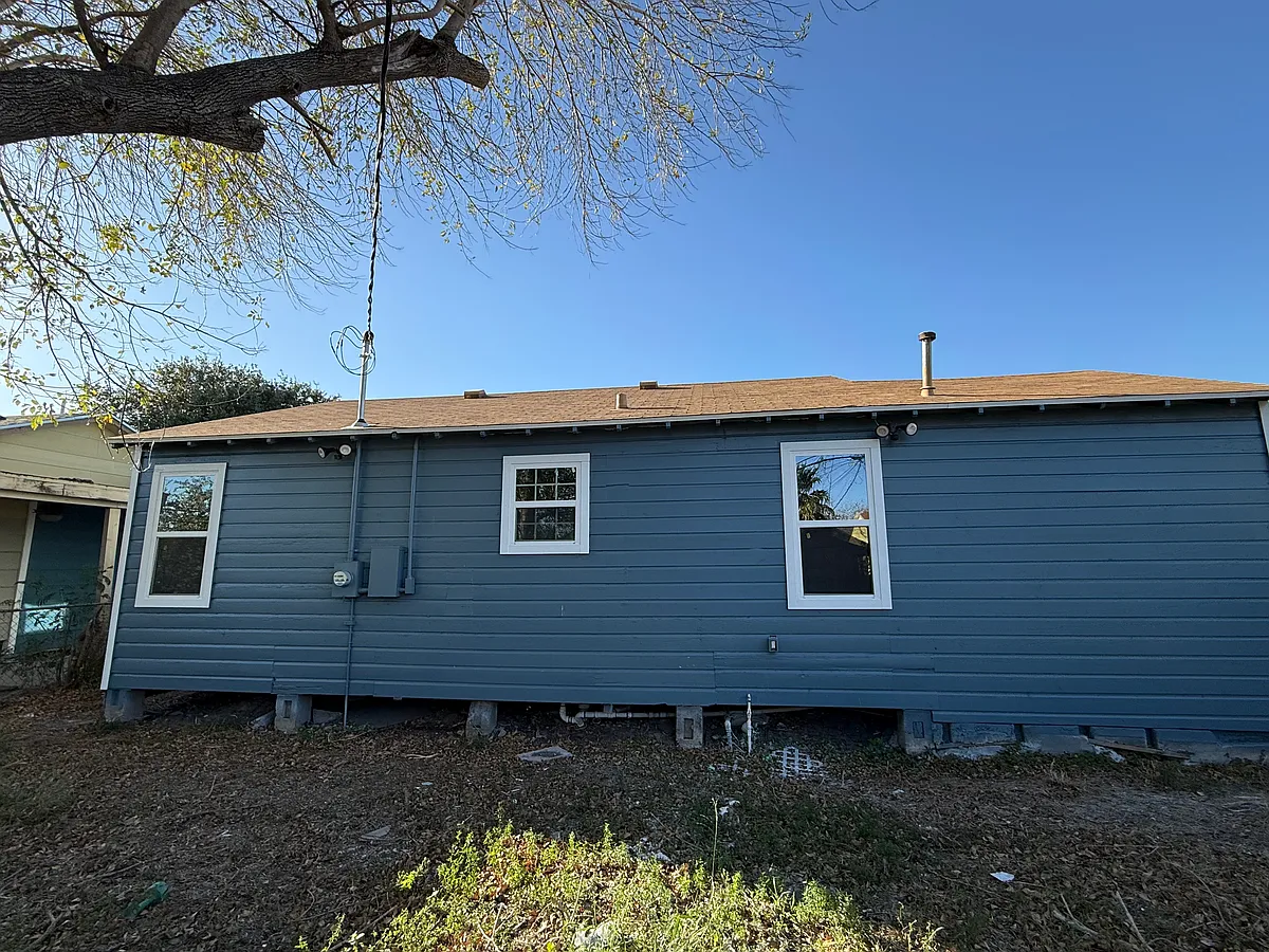 Building Photo - 3738 Bertram St