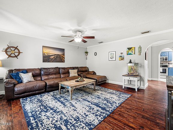 5th image of 3701 Lee St