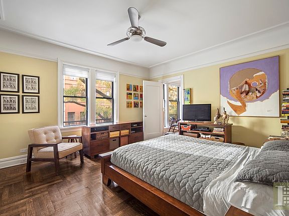 4th image of 136 W 75th St APT 2B