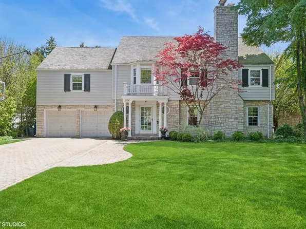 918 Locust Rd, Wilmette, IL 60091