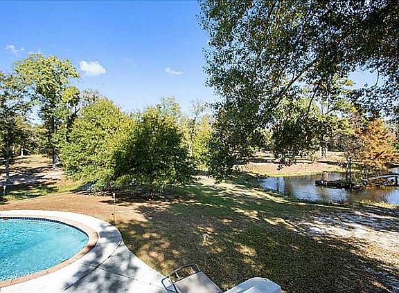 3rd image of 61143 Dogwood Dr