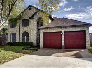 900 Tennis Villa Dr, Arlington, TX 76017