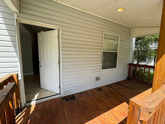 3rd image of 5737 Carver Cir