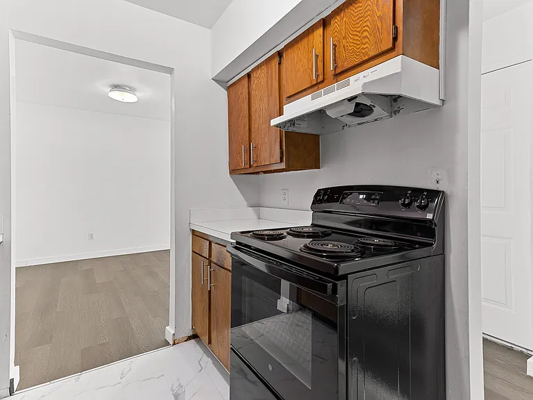 221 N Normal St — Photo 10
