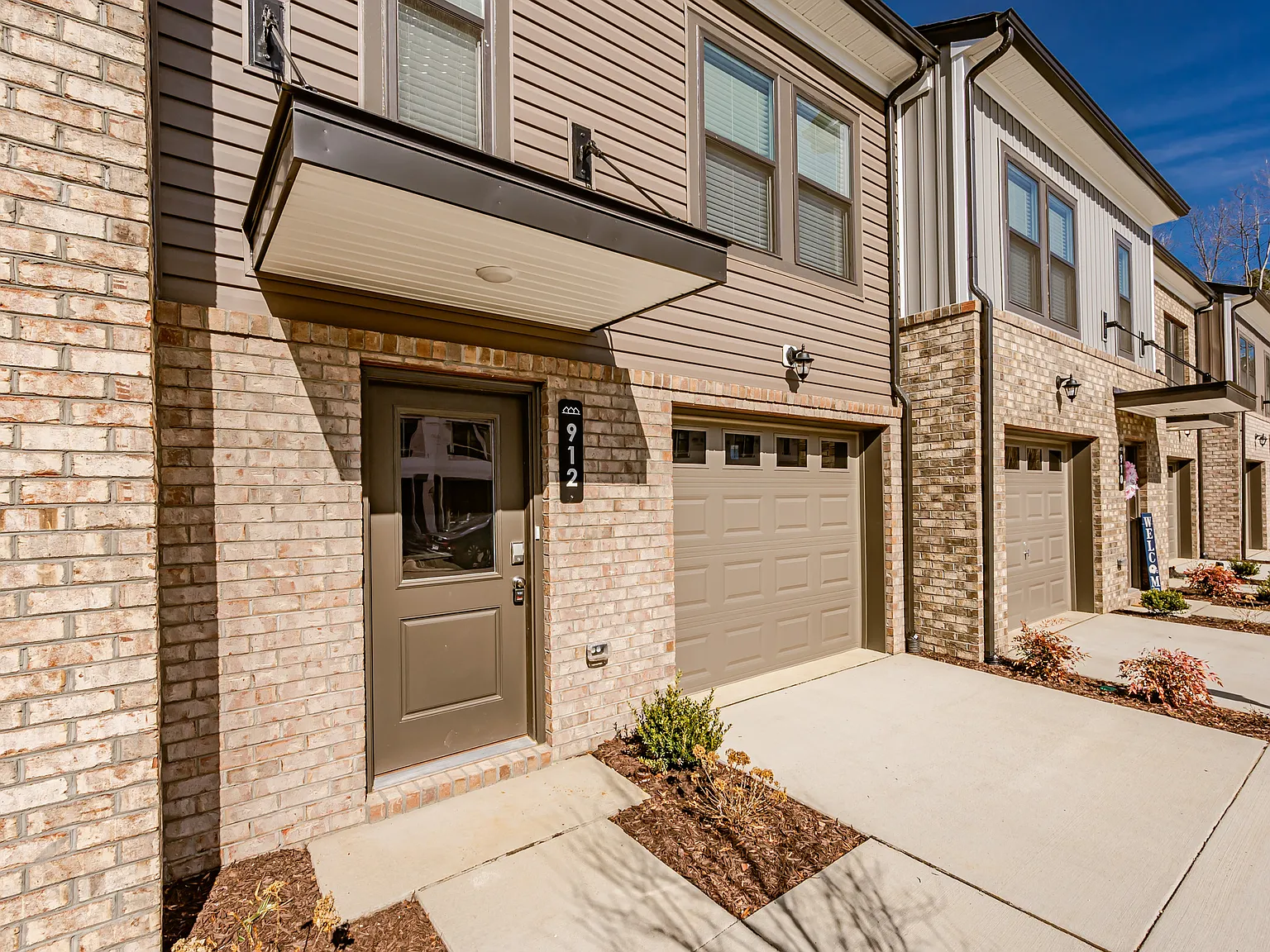 3 bed, 2.5 bath, 1532 sqft, $2,395 — Photo 1