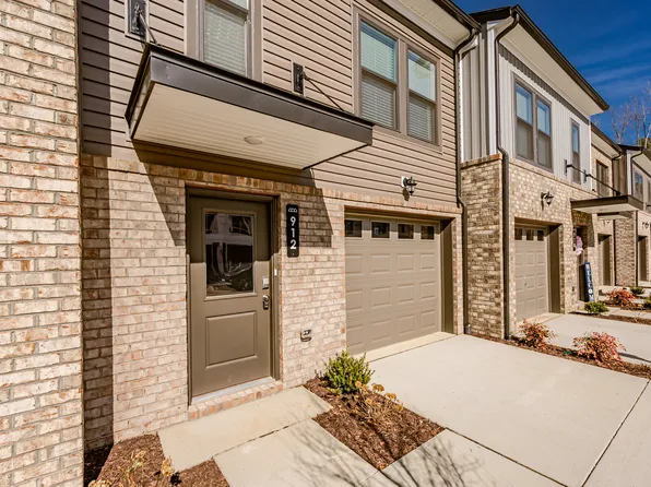 925 Encore Autumn Ln, Richmond, VA 23227