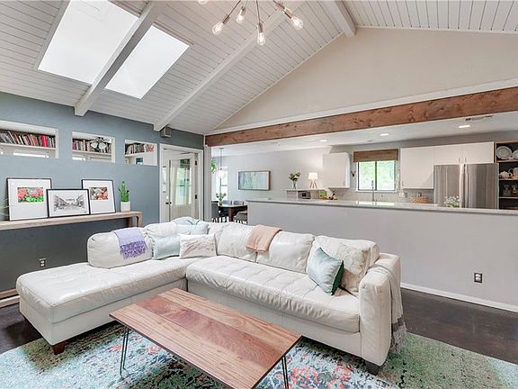 3rd image of 4707 Cap Rock Dr