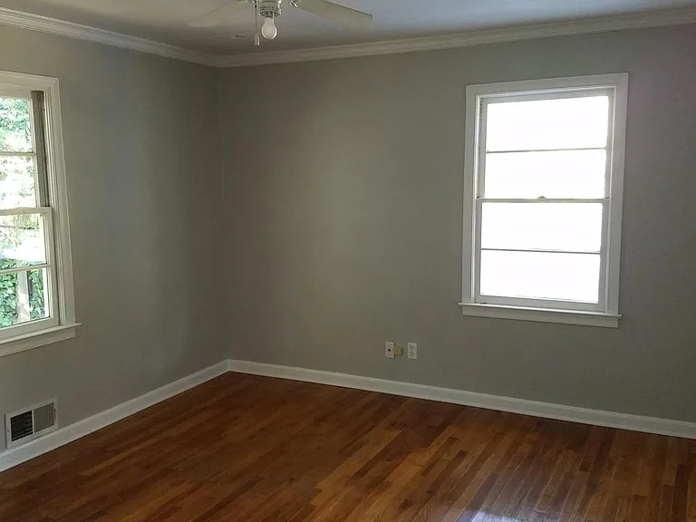 1233 Goodwin Rd NE — Photo 11