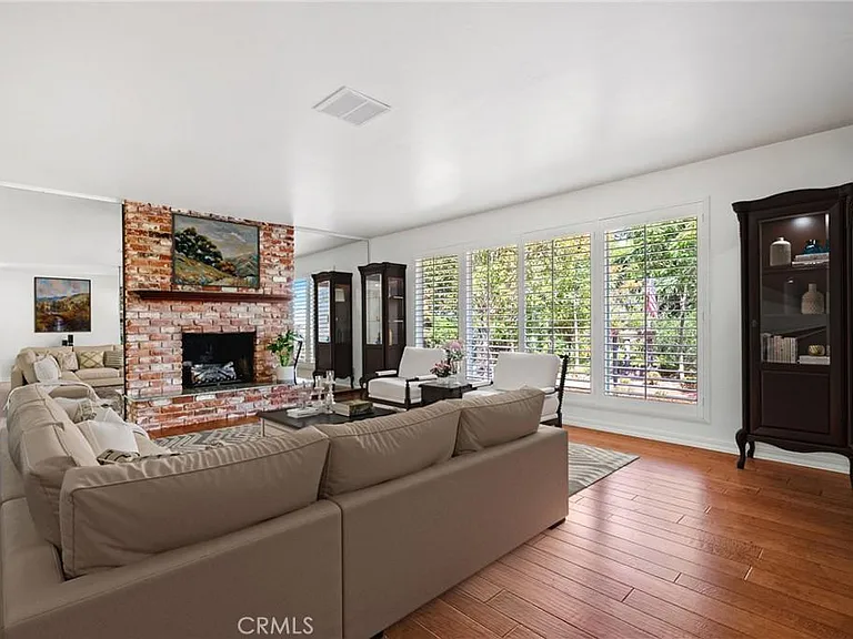 434 Fairview Ln — Photo 10