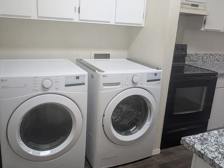 2411 Windy Pine Ln — Photo 10