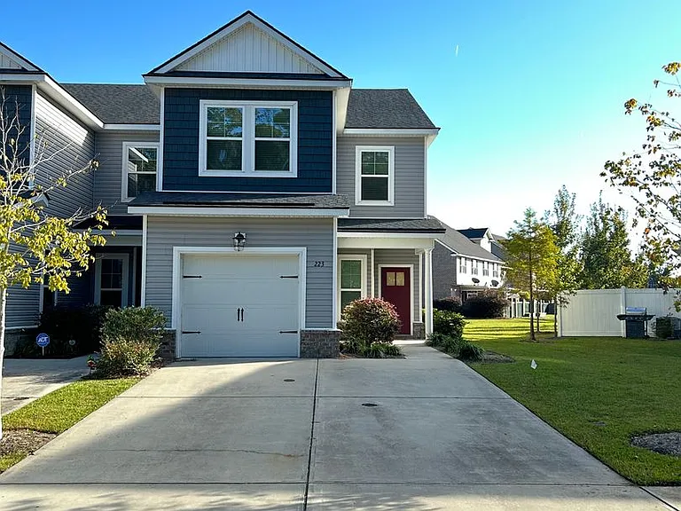 223 Sonoma Dr — Photo 1