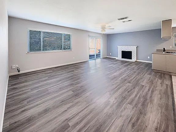 3rd image of 6118 Jeanine Dr