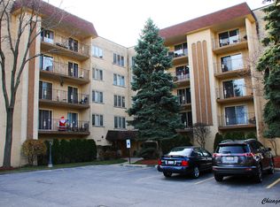6455 W Belle Plaine Ave APT 203, Chicago, IL 60634