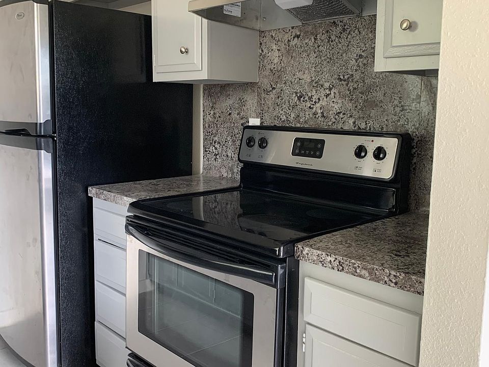 1st image of 1701 W McIntyre St #4