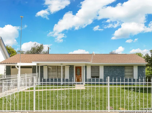 7823 BRONCO LN, San Antonio, TX 78227