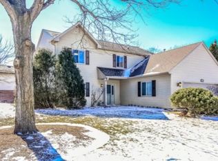 2219 Warwick Ln, Schaumburg, IL 60193
