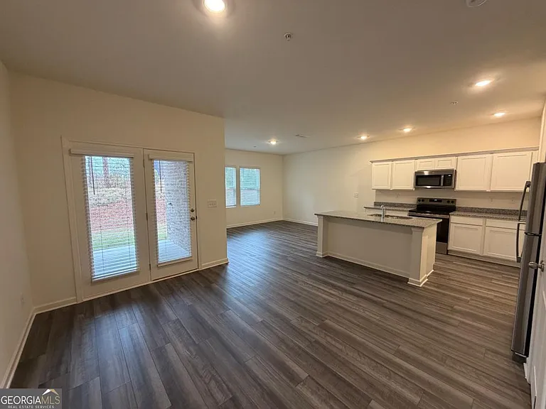 1257 Fagiolo St — Photo 3