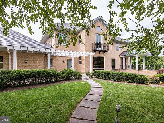 5th image of 9224 Inglewood Dr