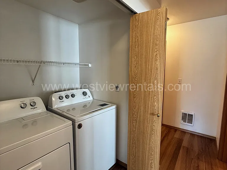 524 32nd St #404 — Photo 9