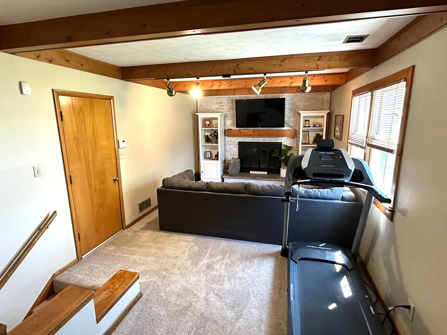 6925 Ardelle Drive — Photo 3