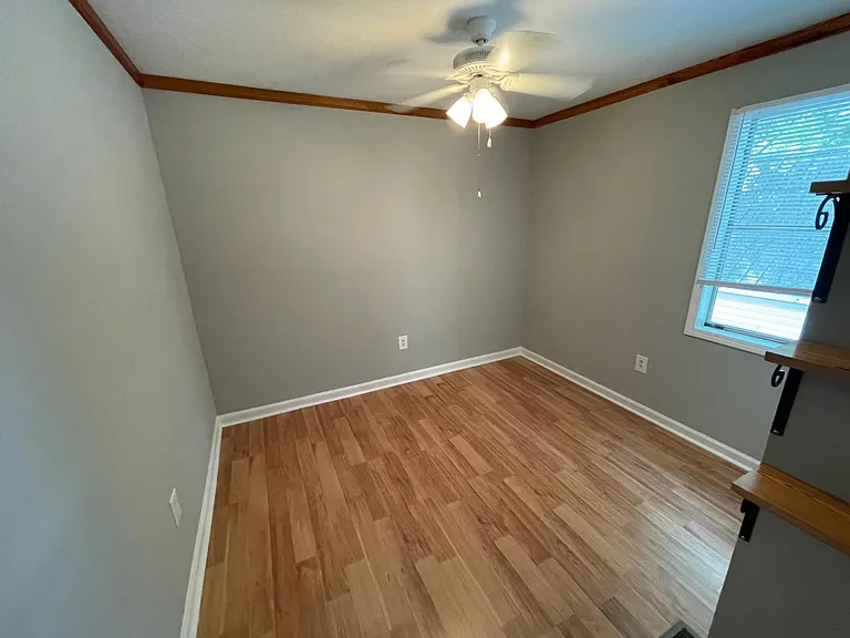 552 Pulaski St — Photo 36