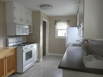 Neat & clean kitchen includes newer appliances & countertops