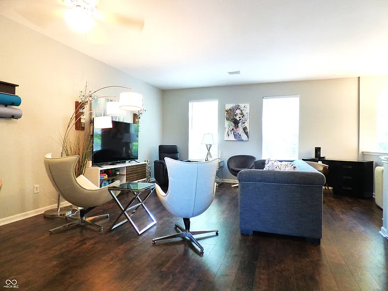 5677 Trammel Ct — Photo 9