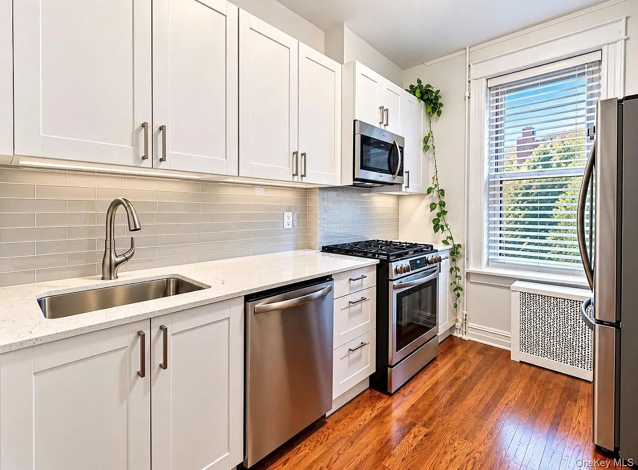 2 bed, 1.0 bath, 1200 sqft, $3,900 — Photo 3