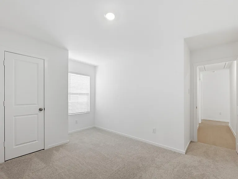 6509 Glade St — Photo 11