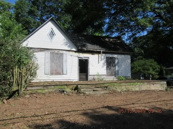 6824 Church St, Lithonia, GA 30058