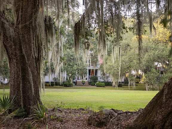 23rd image of 1451 River Rd