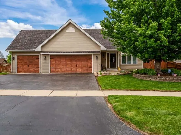 1900 Wycliffe St, Belvidere, IL 61008