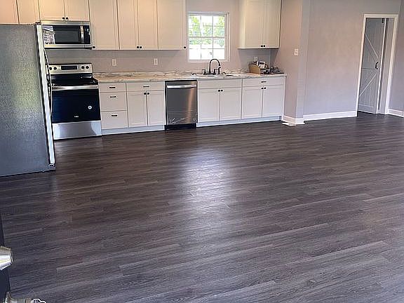 5th image of 2925 Lay Ave