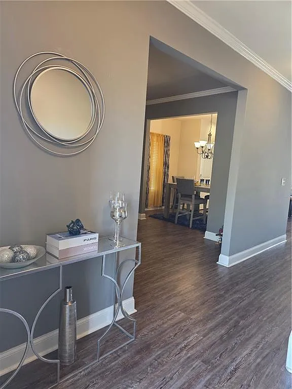 5 bed, 2556 sqft, $2,650 — Photo 3