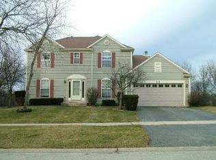 916 Ridgewood Dr, Cary, IL 60013