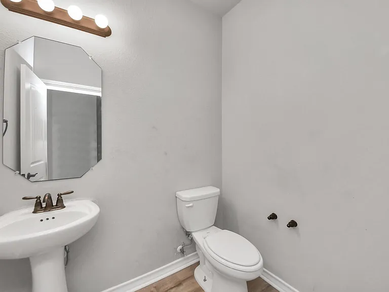 2310 Brett Ct — Photo 13