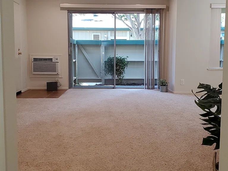 Live Oak Apartments — Photo 171