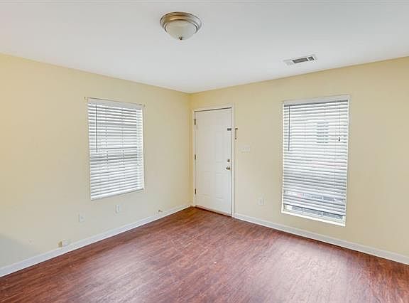 4th image of 2703 Marais St