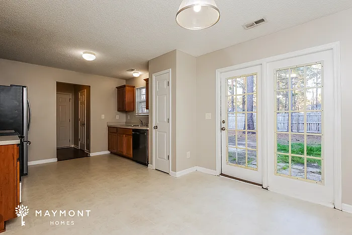 134 Trickle Dr — Photo 6