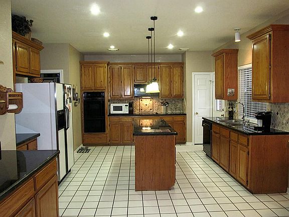 5th image of 1307 Emily Morgan Cir