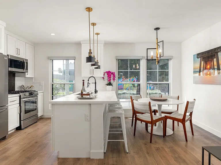 Culver Eight LLC — Photo 1