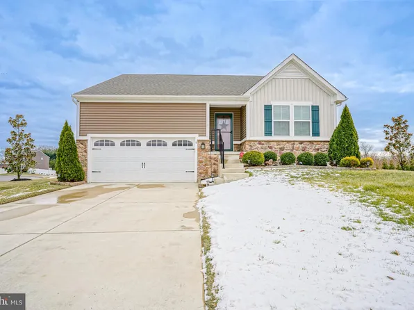 6 Schooner Ln, Carneys Point, NJ 08069