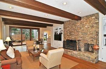 4th image of 1 Oaklyn Ct