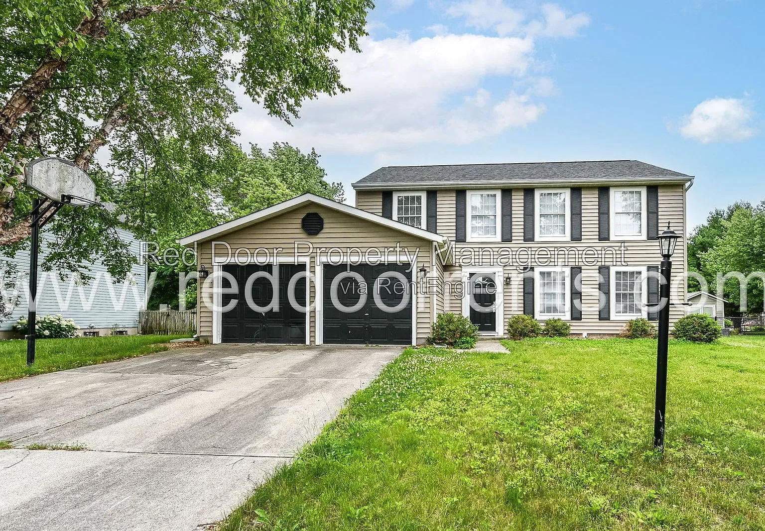 4 bed, 2.5 bath, 2136 sqft, $2,175 — Photo 1