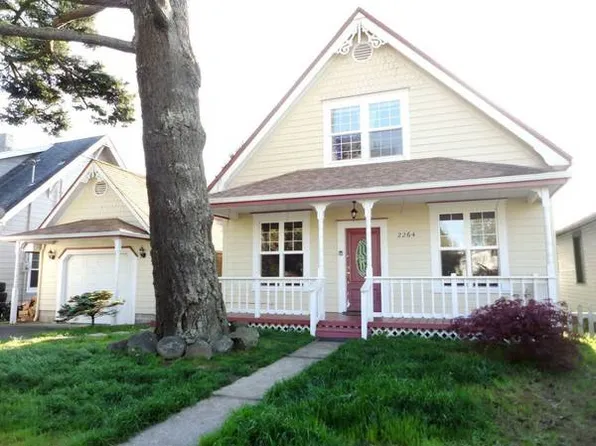 2264 McPherson St, North Bend, OR 97459