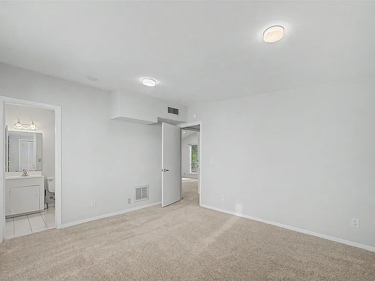2723 Nottingham St — Photo 31