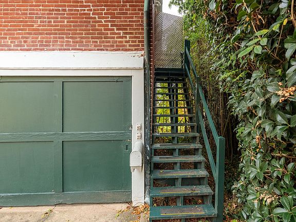 4th image of 3503 Seminary Ave